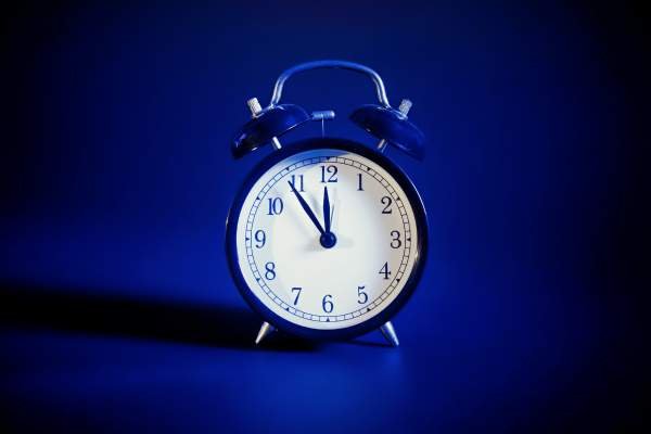 Setting an Analog Alarm Clock