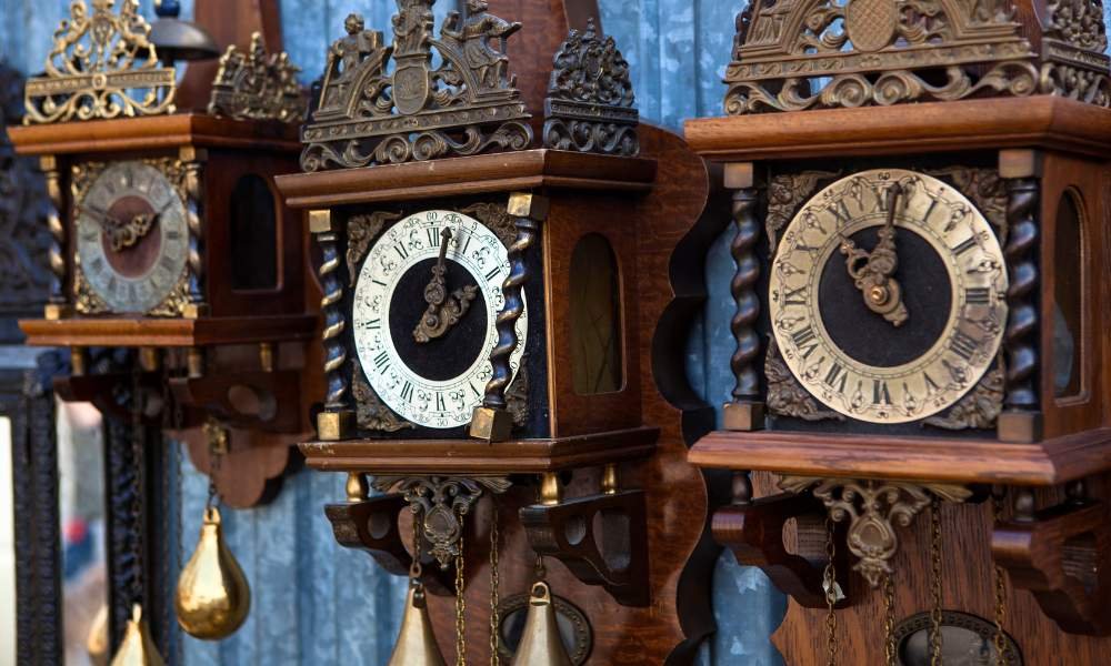 How to Set Up a Grandfather Clock