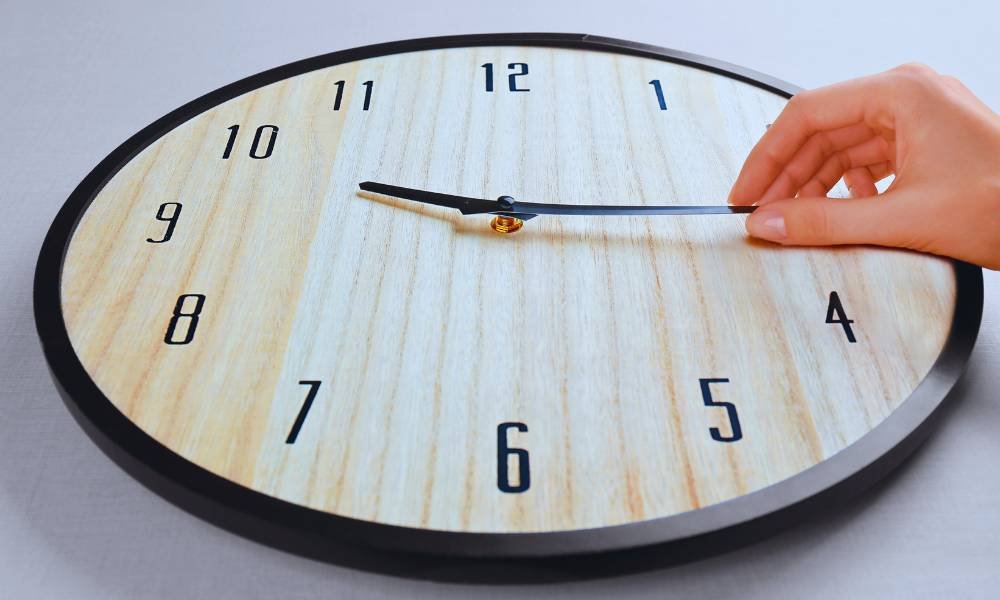 How to Fix a Clock With Loose Hands