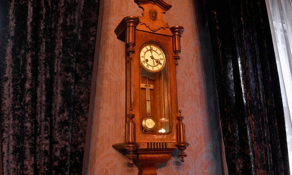 How to Fix a Pendulum Wall Clock